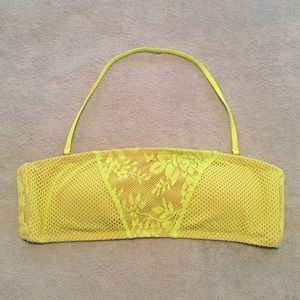 BCBGeneration Sz Medium Bikini swim top . Removable strap .